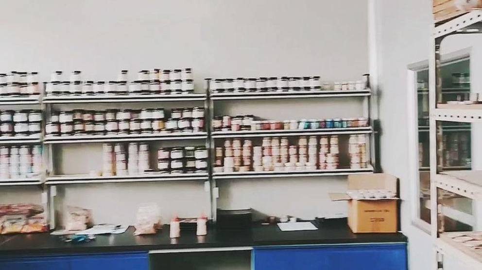 Pressing Eyeshadow Video Makeup Manufacturing Companies
